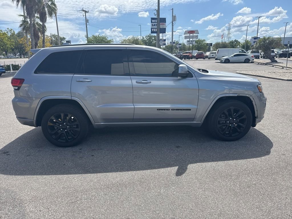 Used 2020 Jeep Grand Cherokee Altitude RWD image 8