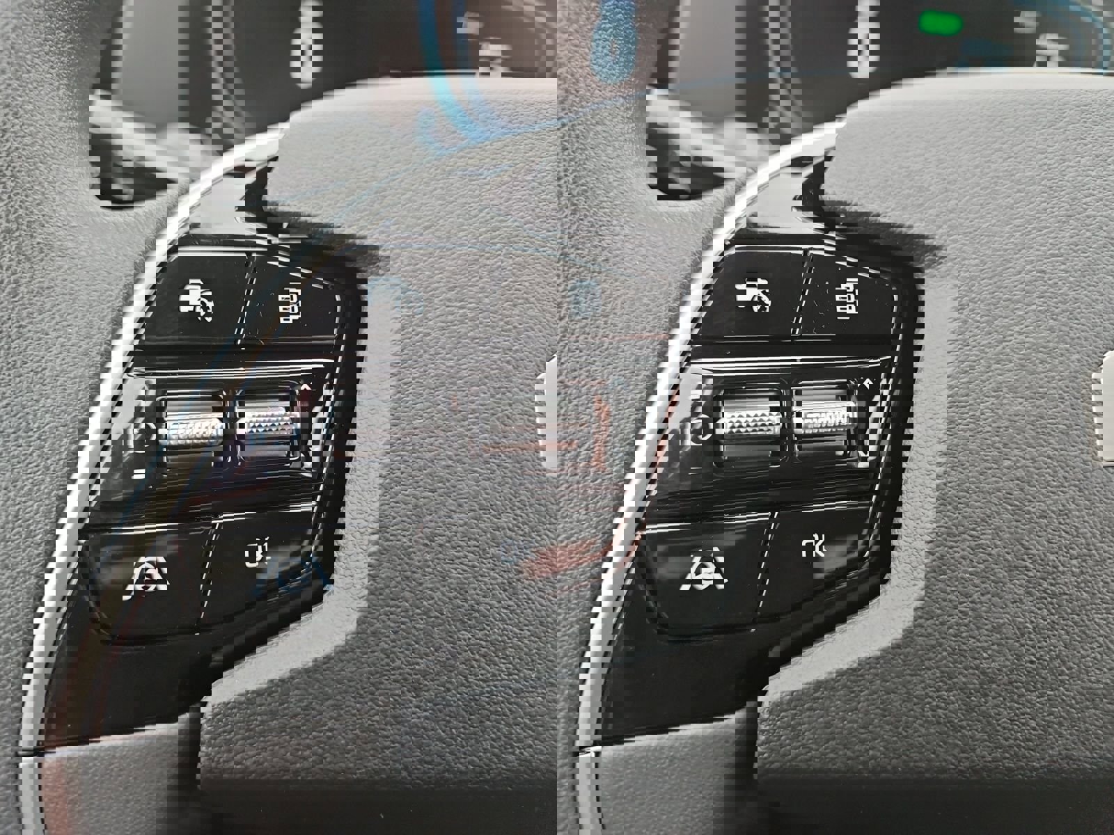 Used 2025 Kia Niro LX image 25