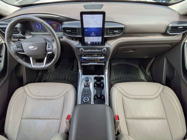 Used 2020 Ford Explorer Platinum w/ Premium Technology Package AWD/4WD image 17