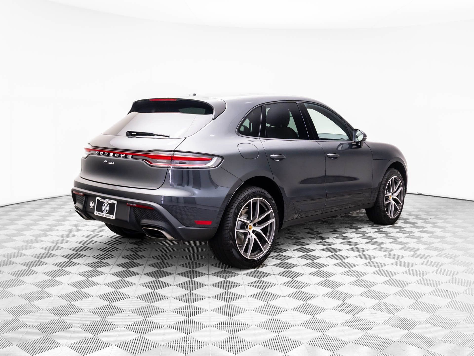 Certified 2026 Porsche Macan image 7