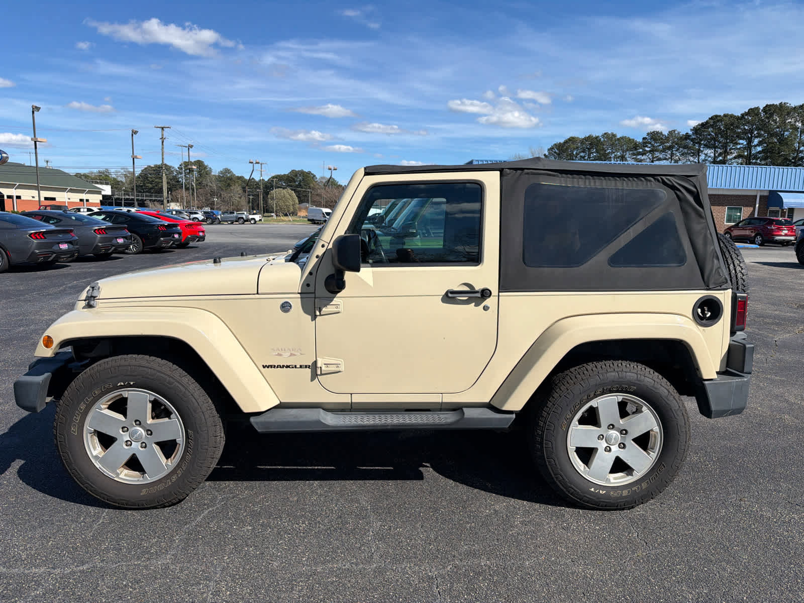 Used 2011 Jeep Wrangler Sahara w/ Connectivity Group image 3