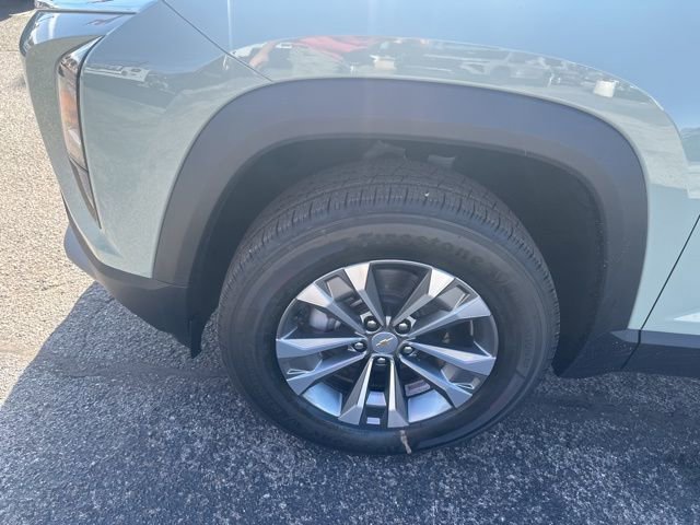 New 2026 Chevrolet Equinox LT w/ Convenience Package II FWD image 10