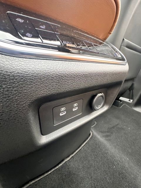 New 2025 Nissan Armada Platinum Reserve image 38