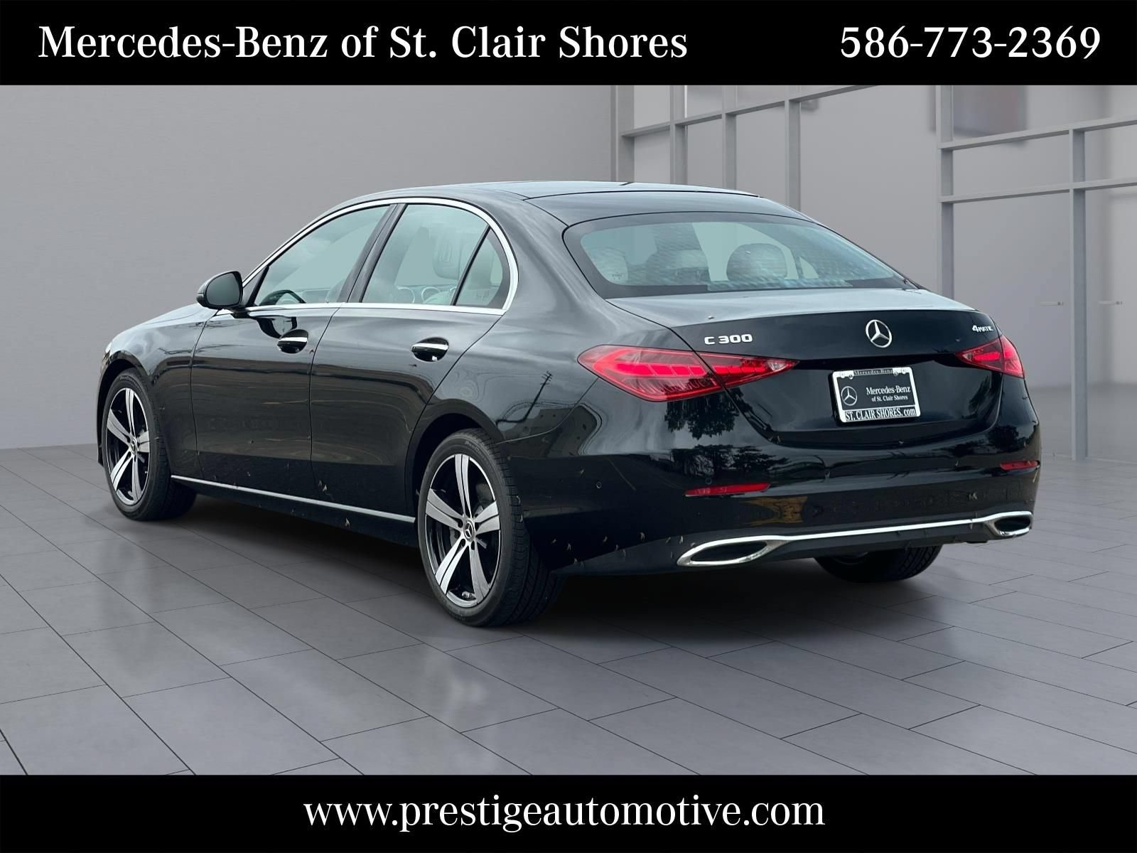 Used 2025 Mercedes-Benz C 300 4MATIC Sedan image 3