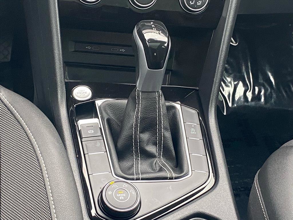 Certified 2023 Volkswagen Taos SE w/ Panoramic Sunroof Package image 11