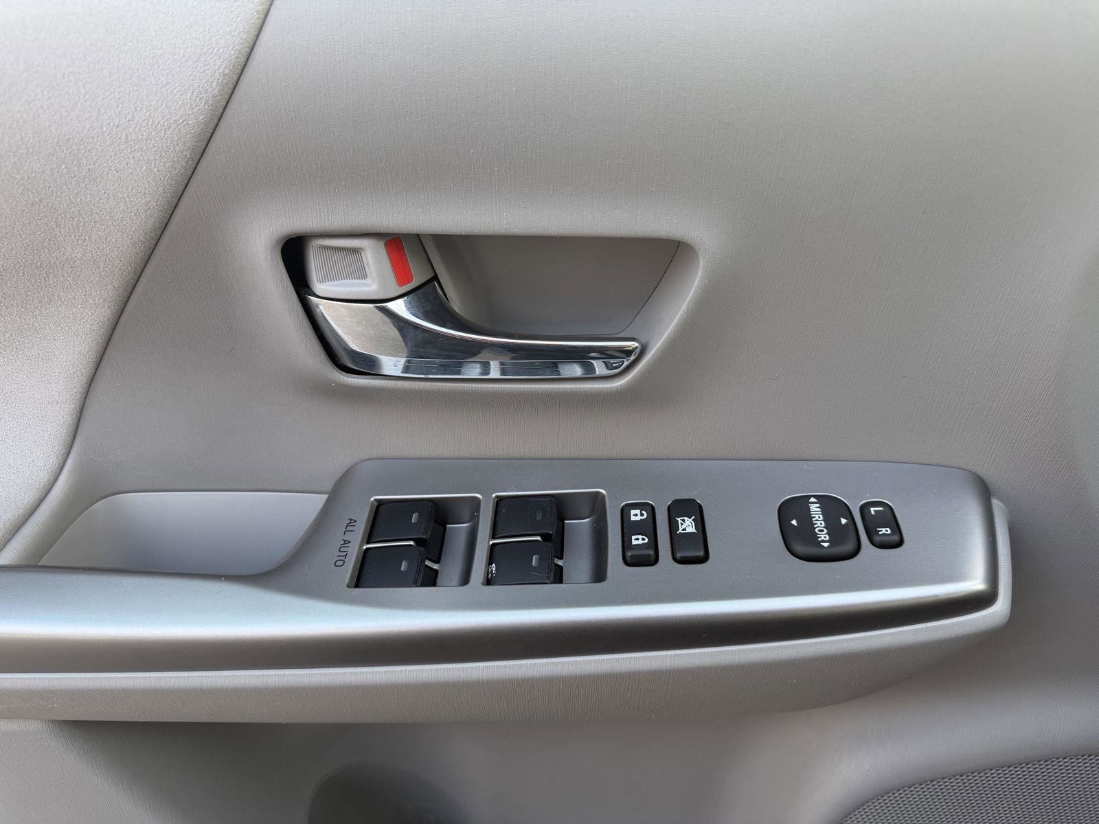 Used 2017 Toyota Prius V Three w/ Carpet Mat Package image 8