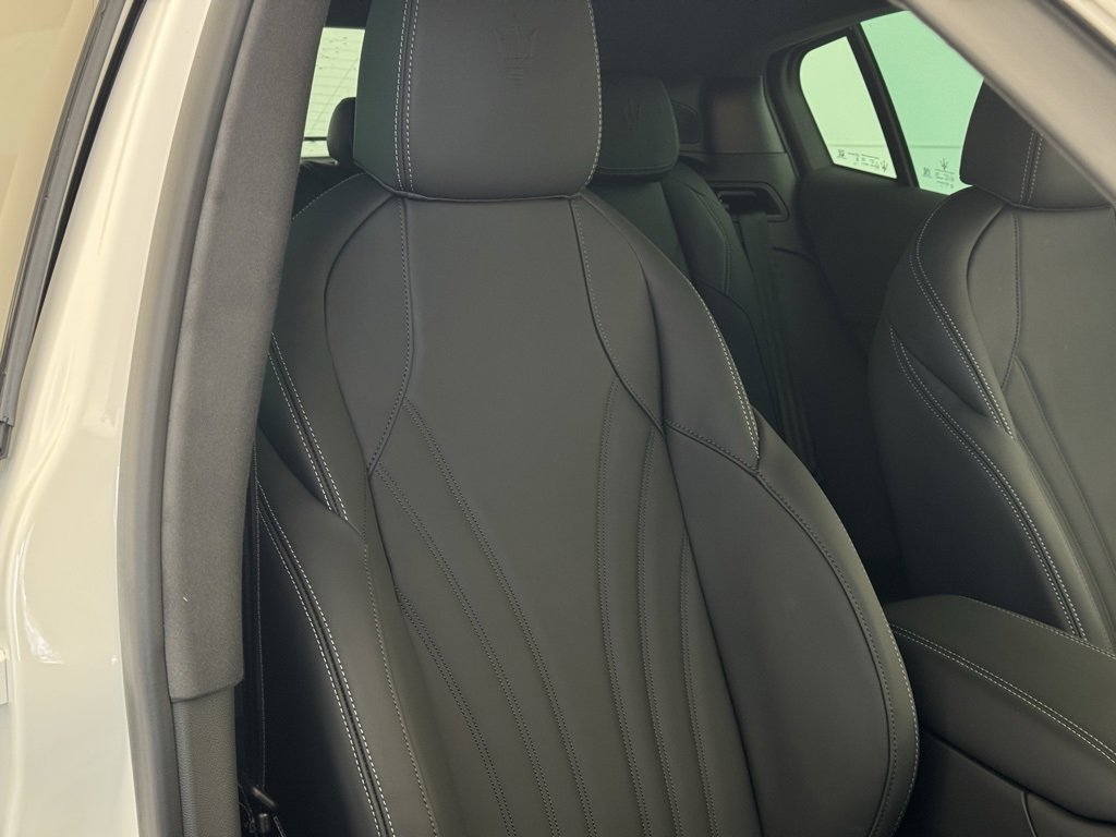 New 2025 Maserati Grecale GT image 40