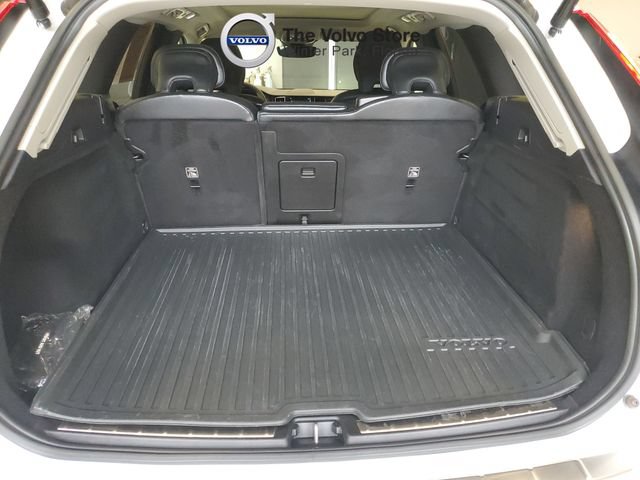 Certified 2023 Volvo XC60 B5 Plus w/ Protection Package Premier AWD/4WD image 9