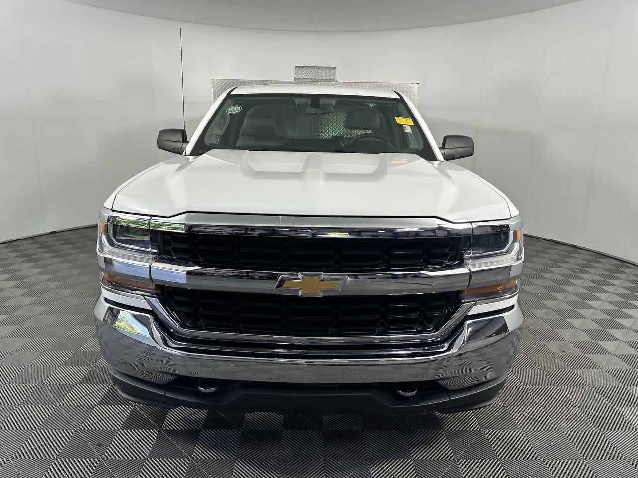 Used 2018 Chevrolet Silverado 1500 W/T w/ WT Fleet Convenience Package AWD/4WD image 3