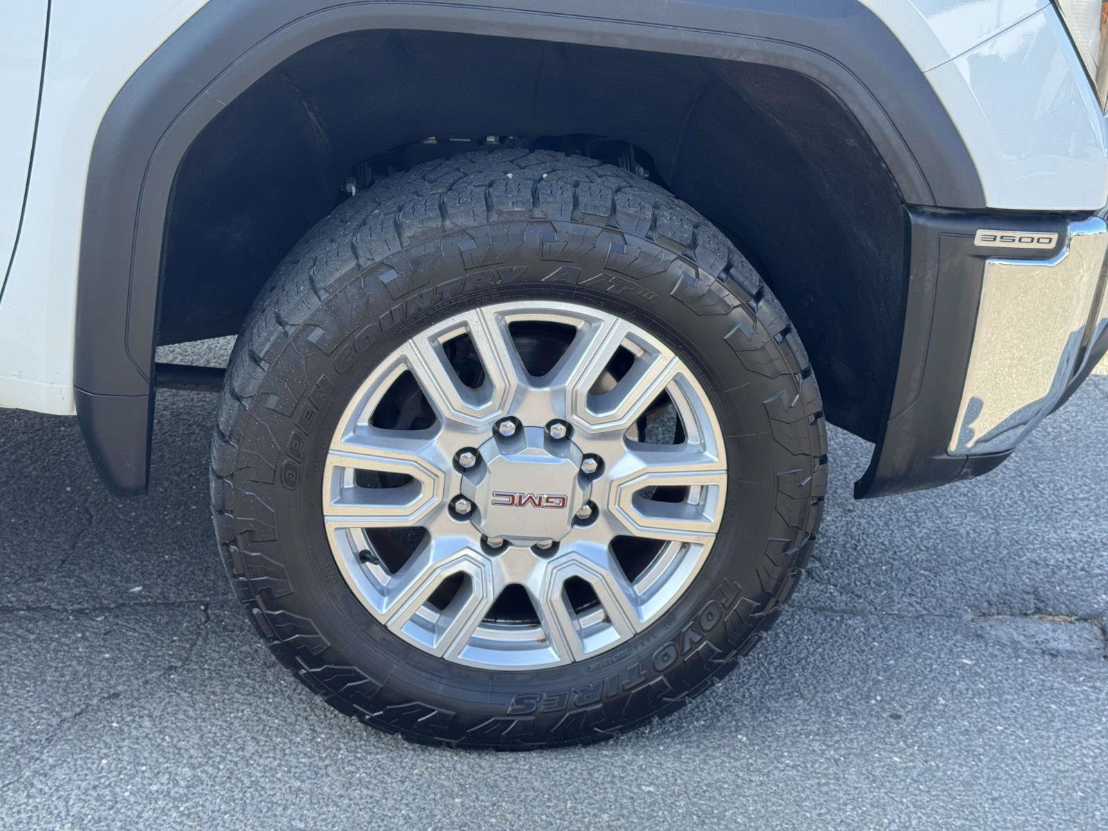 Used 2024 GMC Sierra 3500 SLE w/ SLE Value Package AWD/4WD image 10