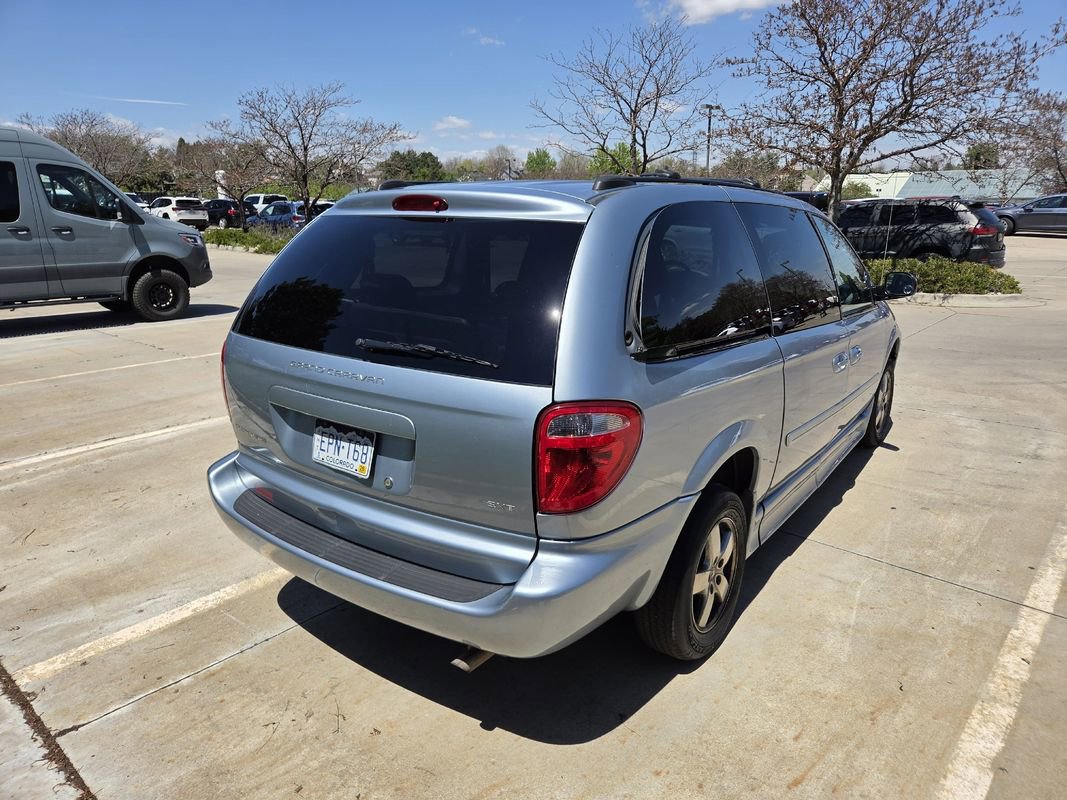 Used 2005 Dodge Grand Caravan SXT w/ Leather Interior Group FWD image 5