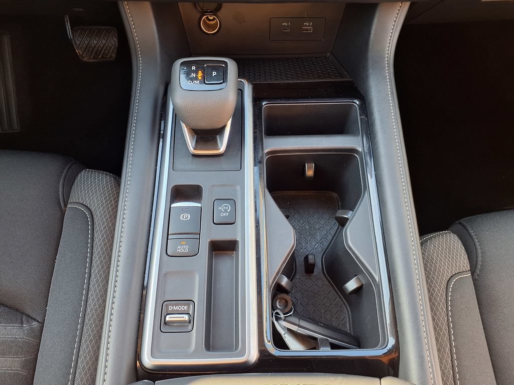 Used 2025 Nissan Pathfinder SV FWD image 24