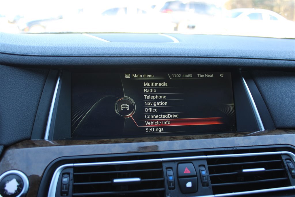 Used 2013 BMW 740Li image 21