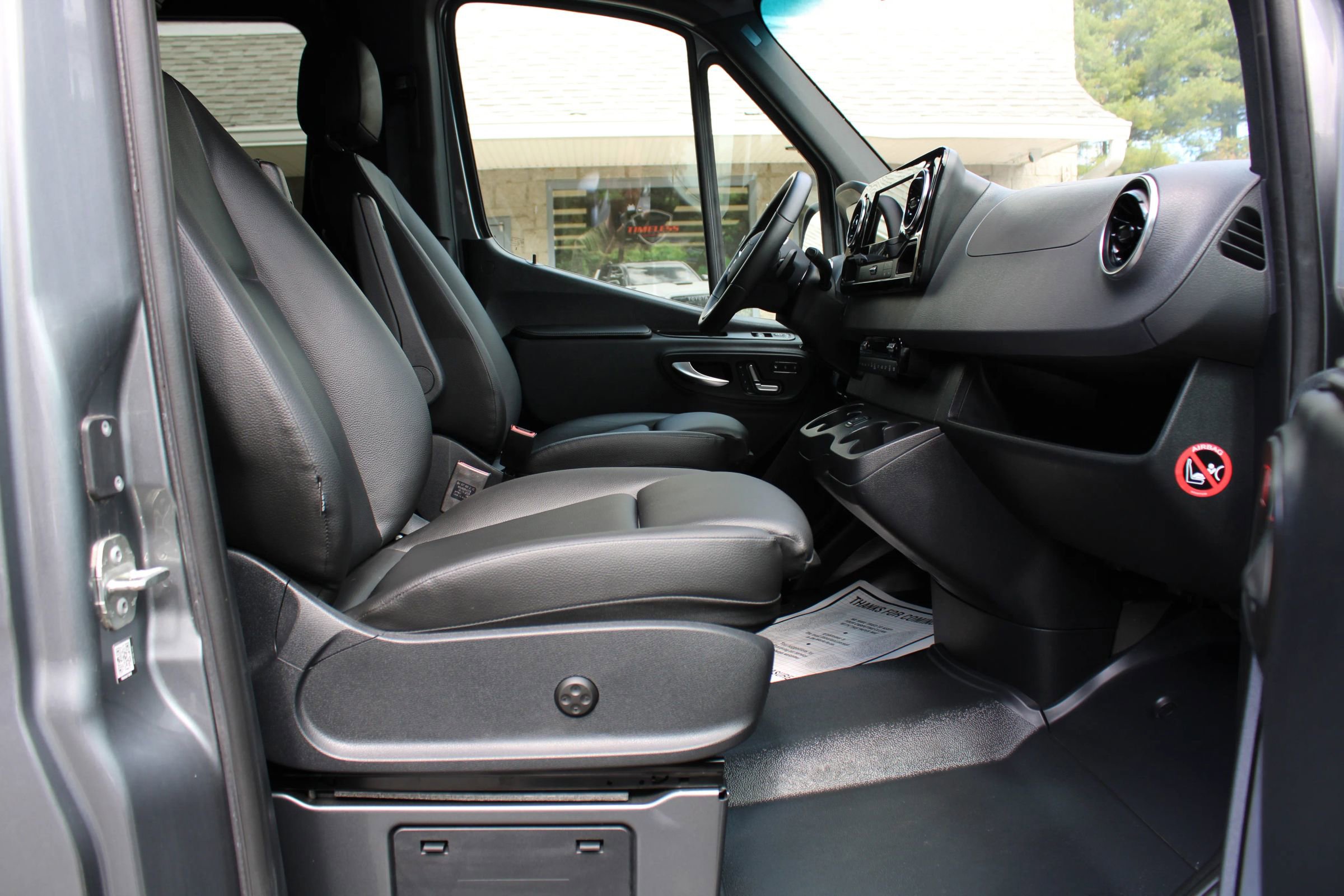 Used 2024 Mercedes-Benz Sprinter 2500 image 7