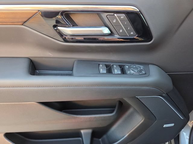 New 2026 Chevrolet Suburban High Country AWD/4WD image 10
