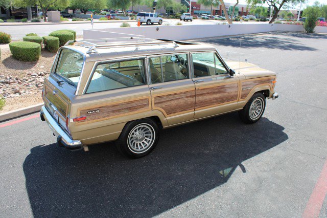Used 1990 Jeep Grand Wagoneer image 15