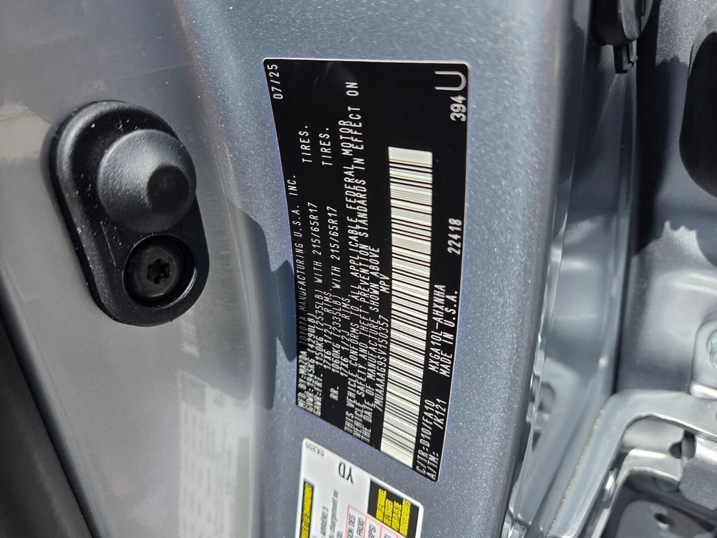 Used 2025 Toyota Corolla Cross L FWD image 18
