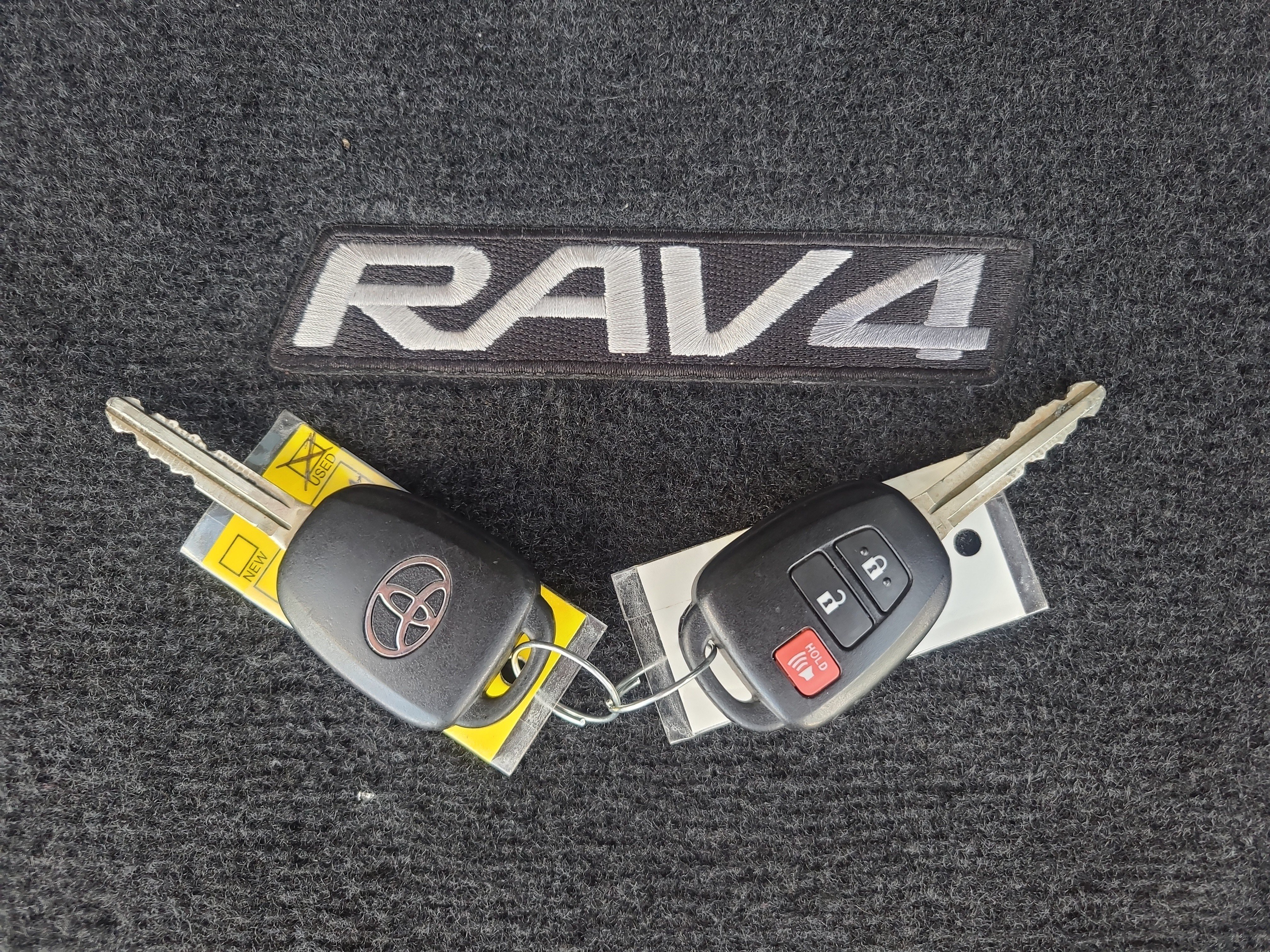 Used 2015 Toyota RAV4 LE AWD/4WD image 30