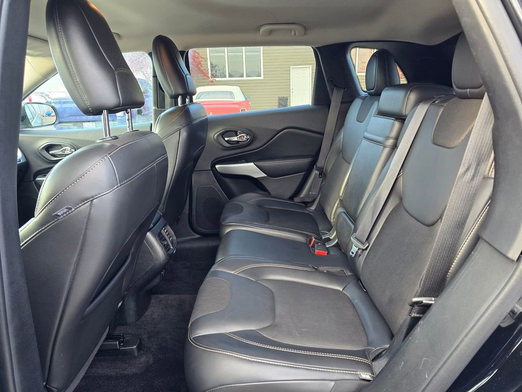 Used 2018 Jeep Cherokee Latitude Plus image 18