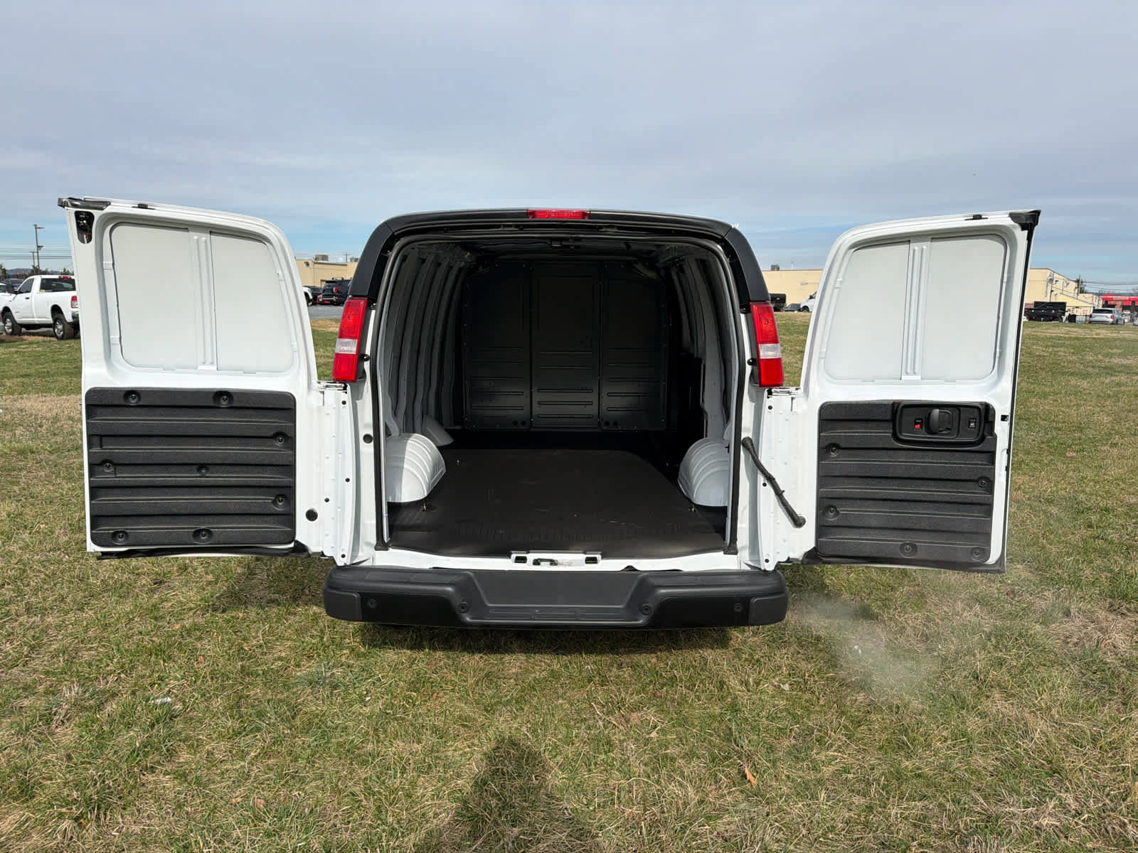 New 2025 GMC Savana 2500 Work Van w/ Driver Convenience Package image 10