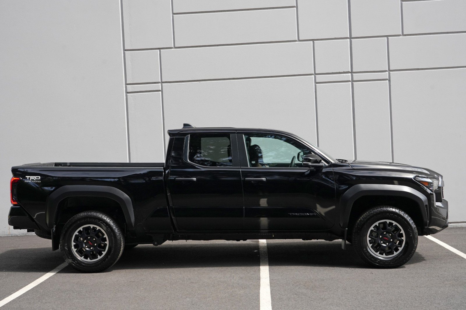 Used 2024 Toyota Tacoma TRD Off-Road w/ TRD Off Road Premium Package AWD/4WD image 54