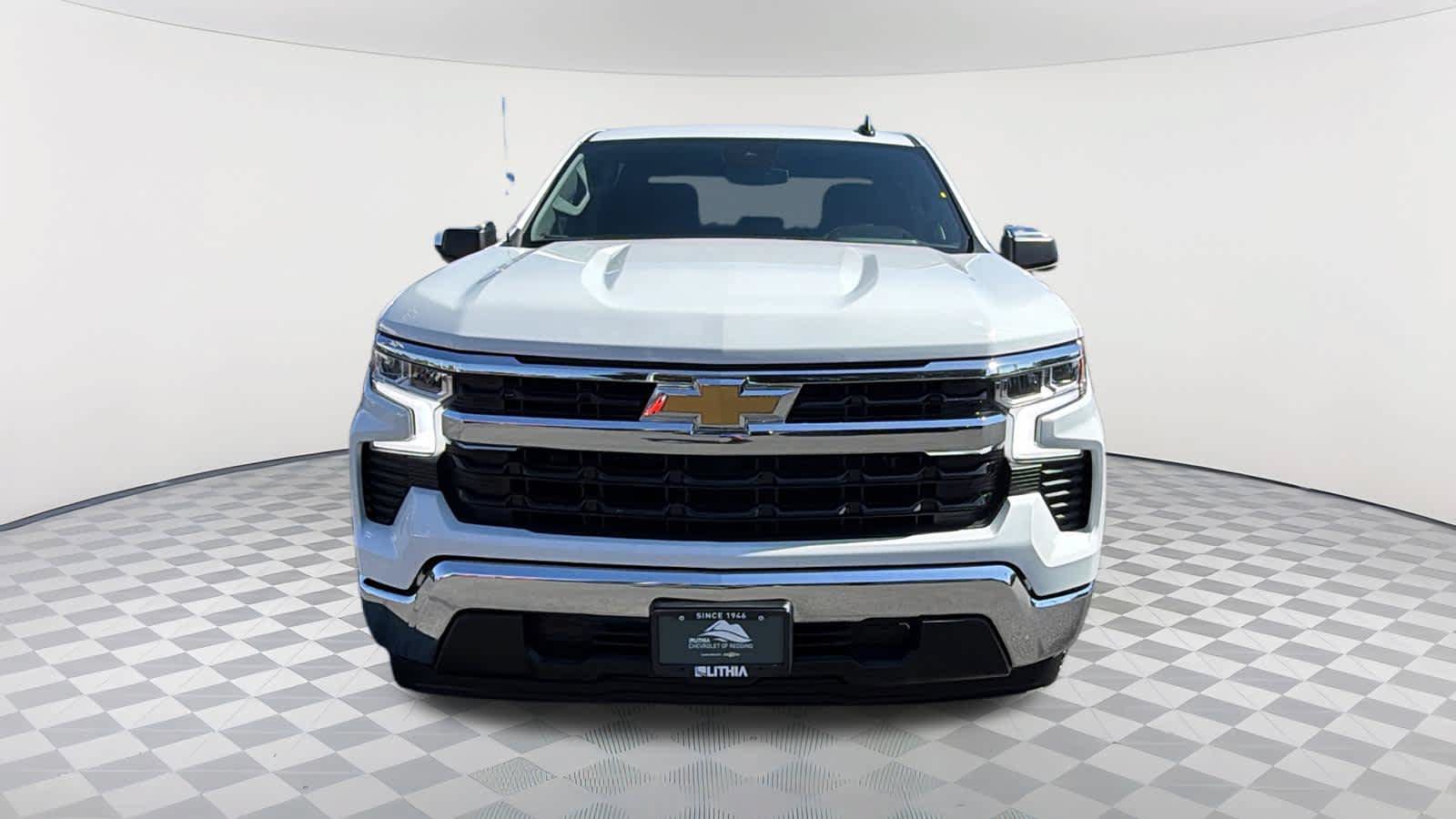 Used 2025 Chevrolet Silverado 1500 LT RWD image 2