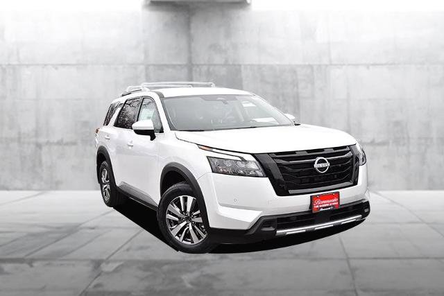 New 2025 Nissan Pathfinder SL image 2