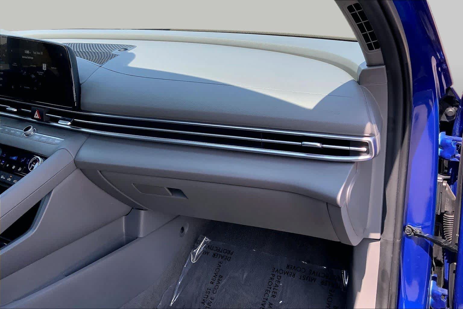 Used 2025 Hyundai Elantra SEL FWD image 18