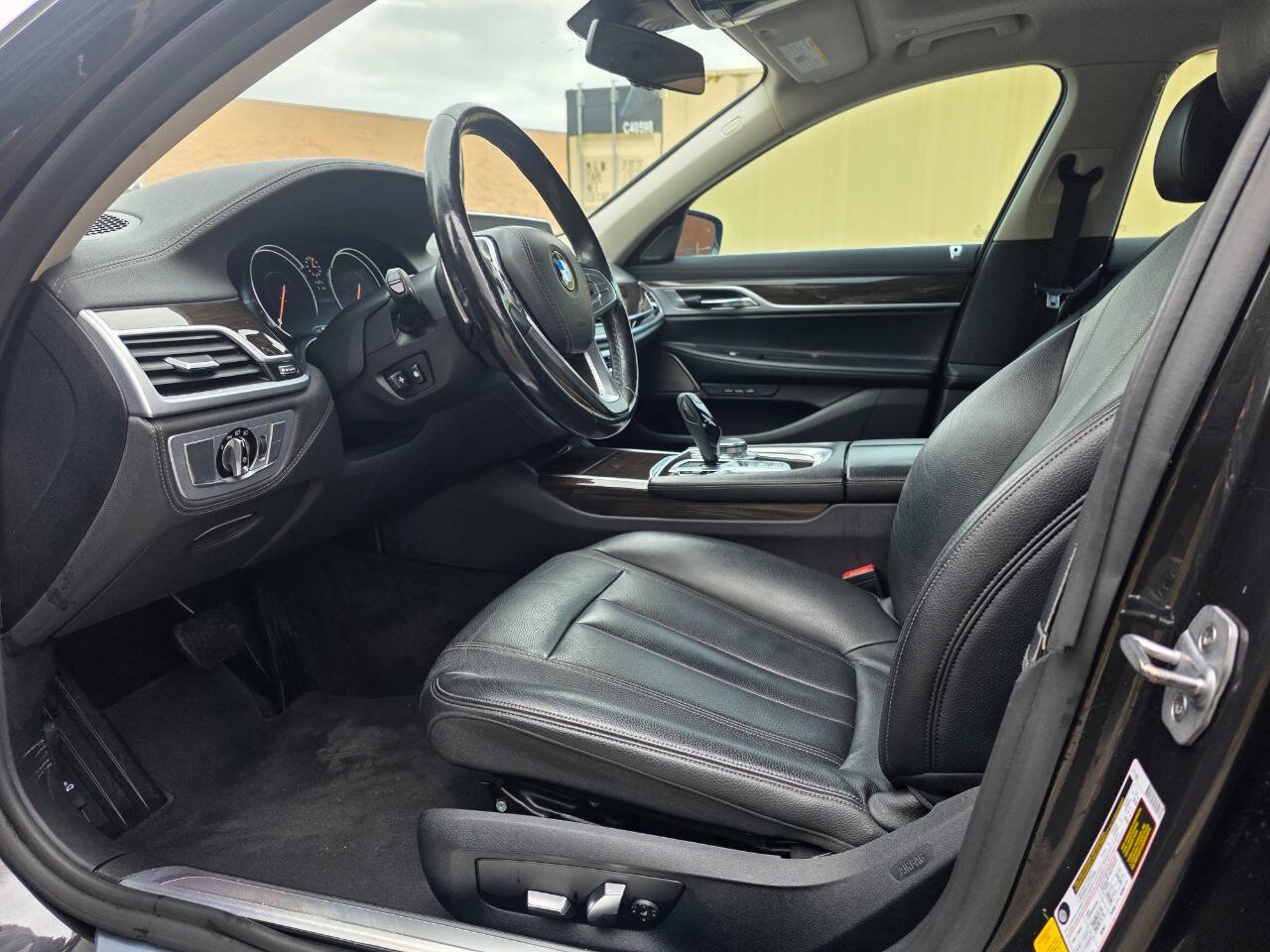 Used 2019 BMW 740i xDrive AWD/4WD image 14