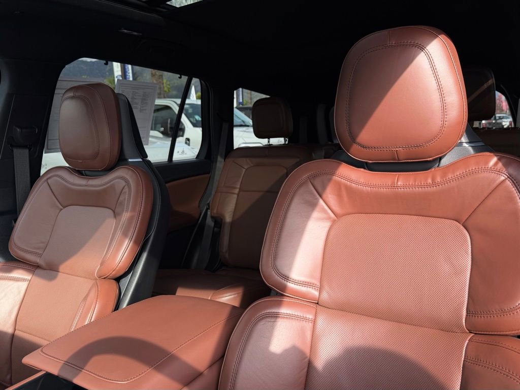 Used 2025 Lincoln Aviator Reserve w/ Equipment Group 201A image 18