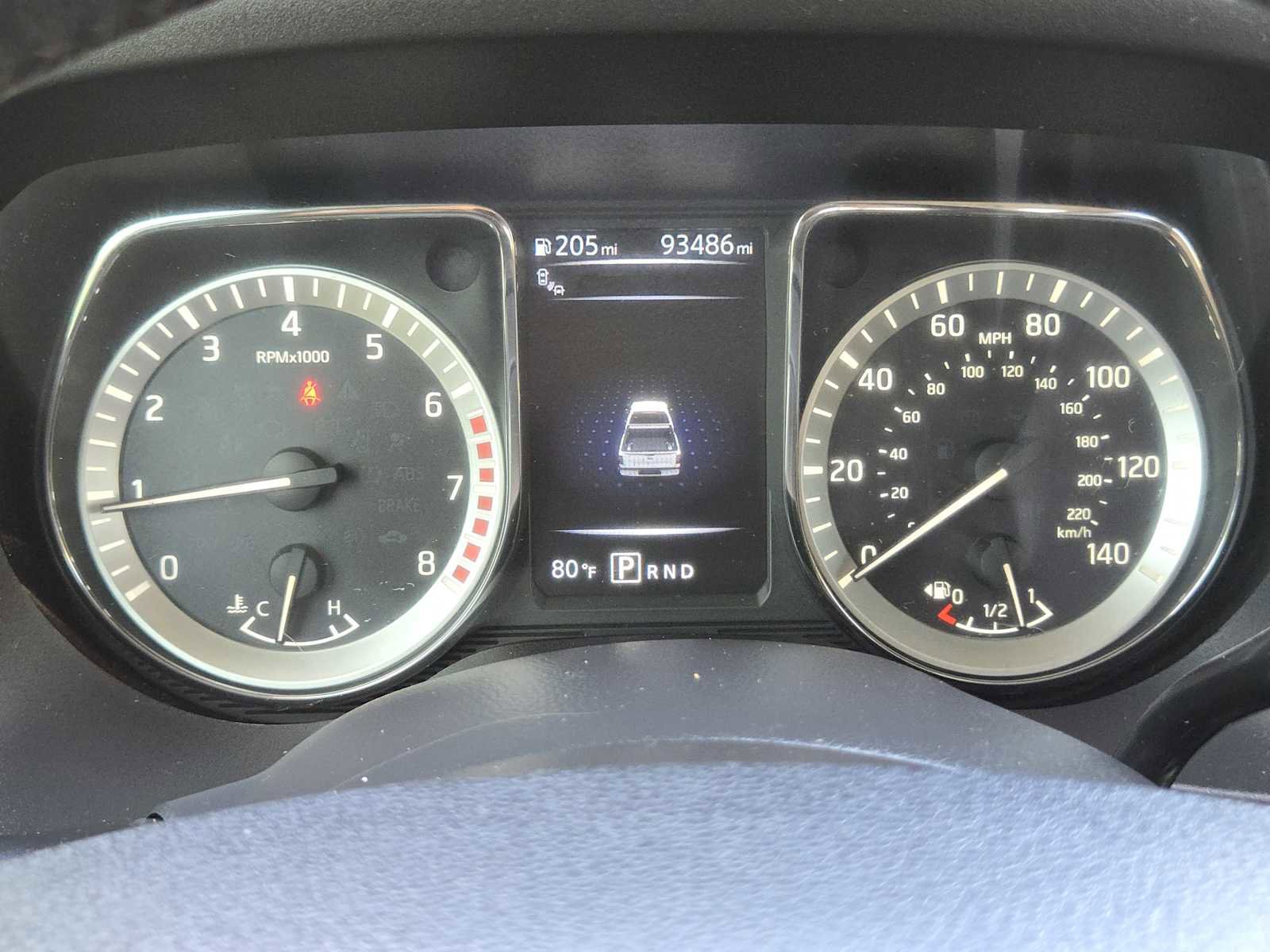 Used 2018 Nissan Titan SV w/ SV Convenience Package RWD image 16