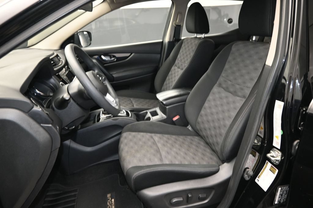 Used 2020 Nissan Rogue Sport SV FWD image 16