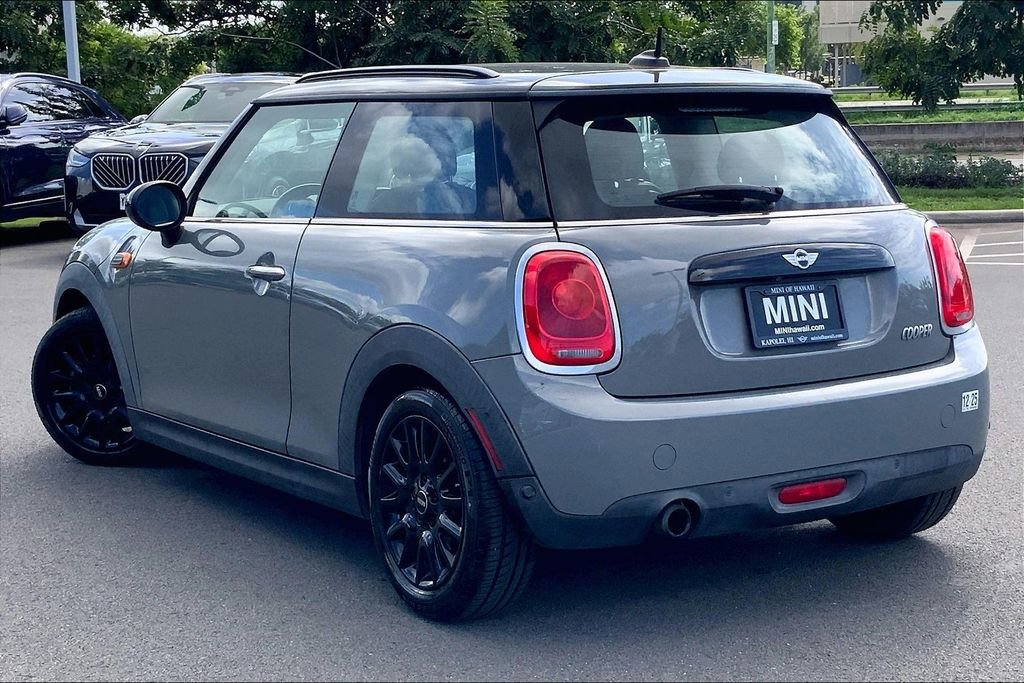 Used 2018 MINI Cooper 2-Door Hardtop image 10