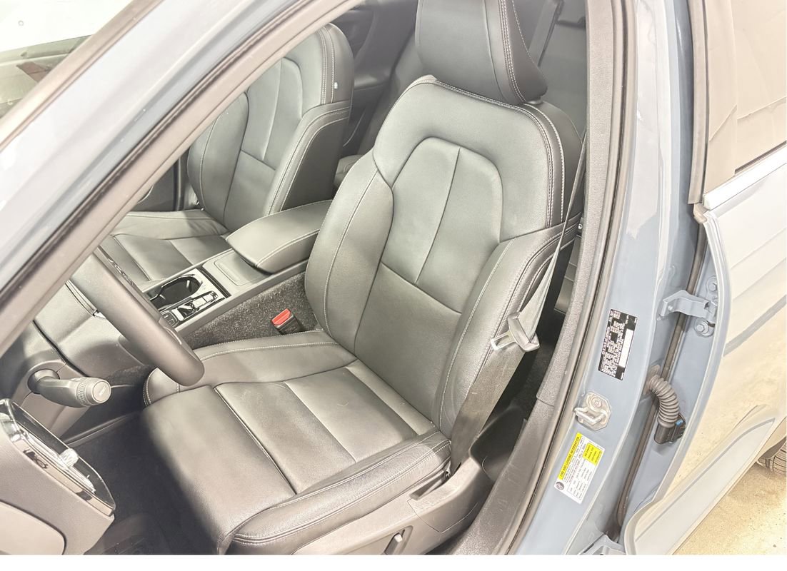 Used 2021 Volvo XC40 T5 Inscription w/ Advanced Package image 12