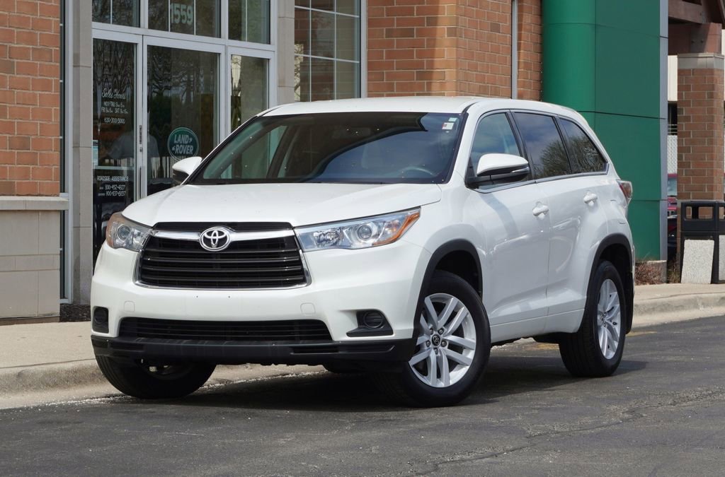 Used 2016 Toyota Highlander LE image 1