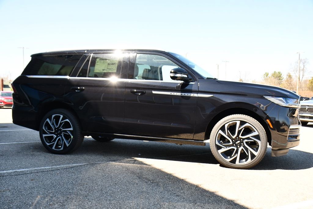 New 2026 Lincoln Navigator Reserve AWD/4WD image 8