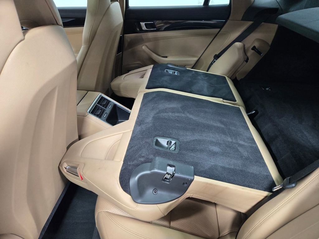 Used 2018 Porsche Panamera 4 image 37