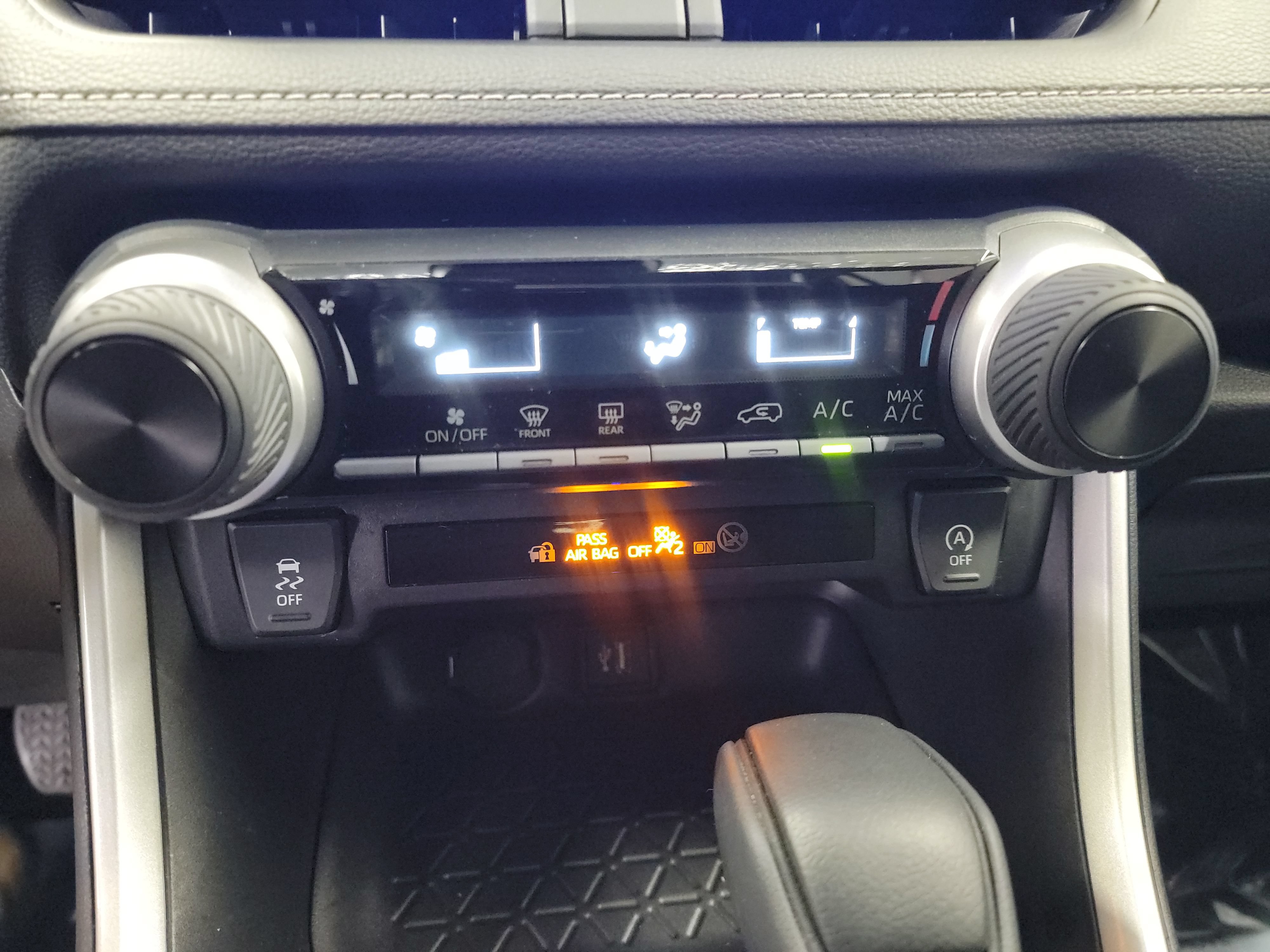 Used 2023 Toyota RAV4 LE AWD/4WD image 21