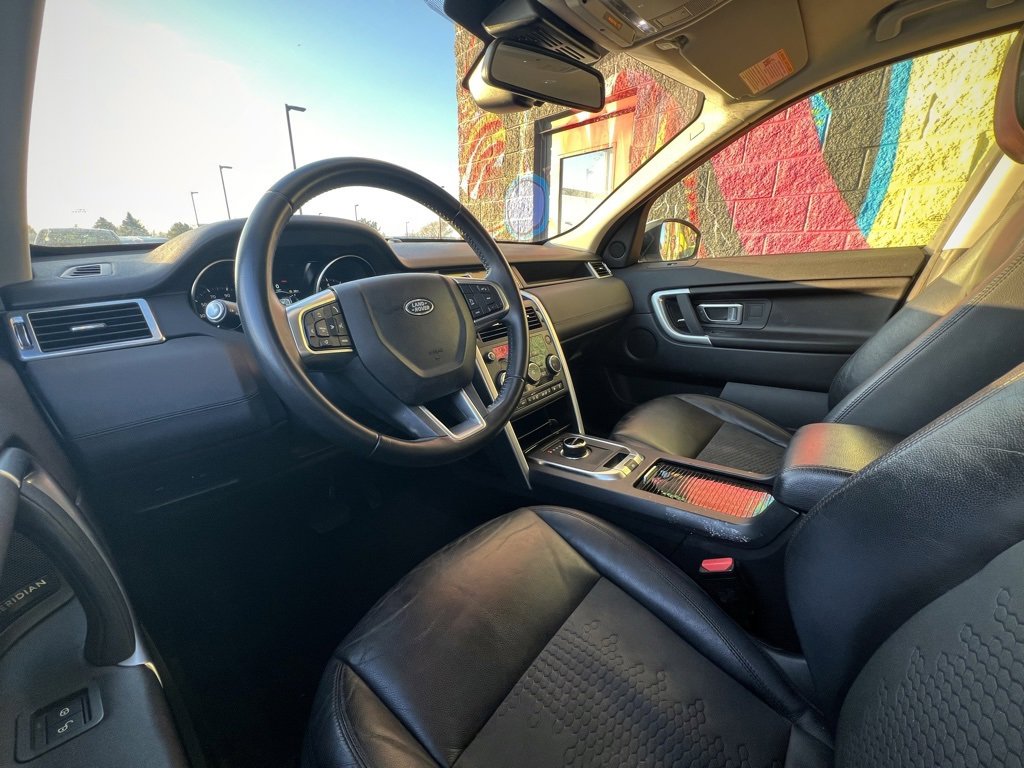 Used 2019 Land Rover Discovery Sport SE image 14
