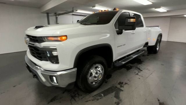 Certified 2024 Chevrolet Silverado 3500 LT w/ Safety Package AWD/4WD image 4