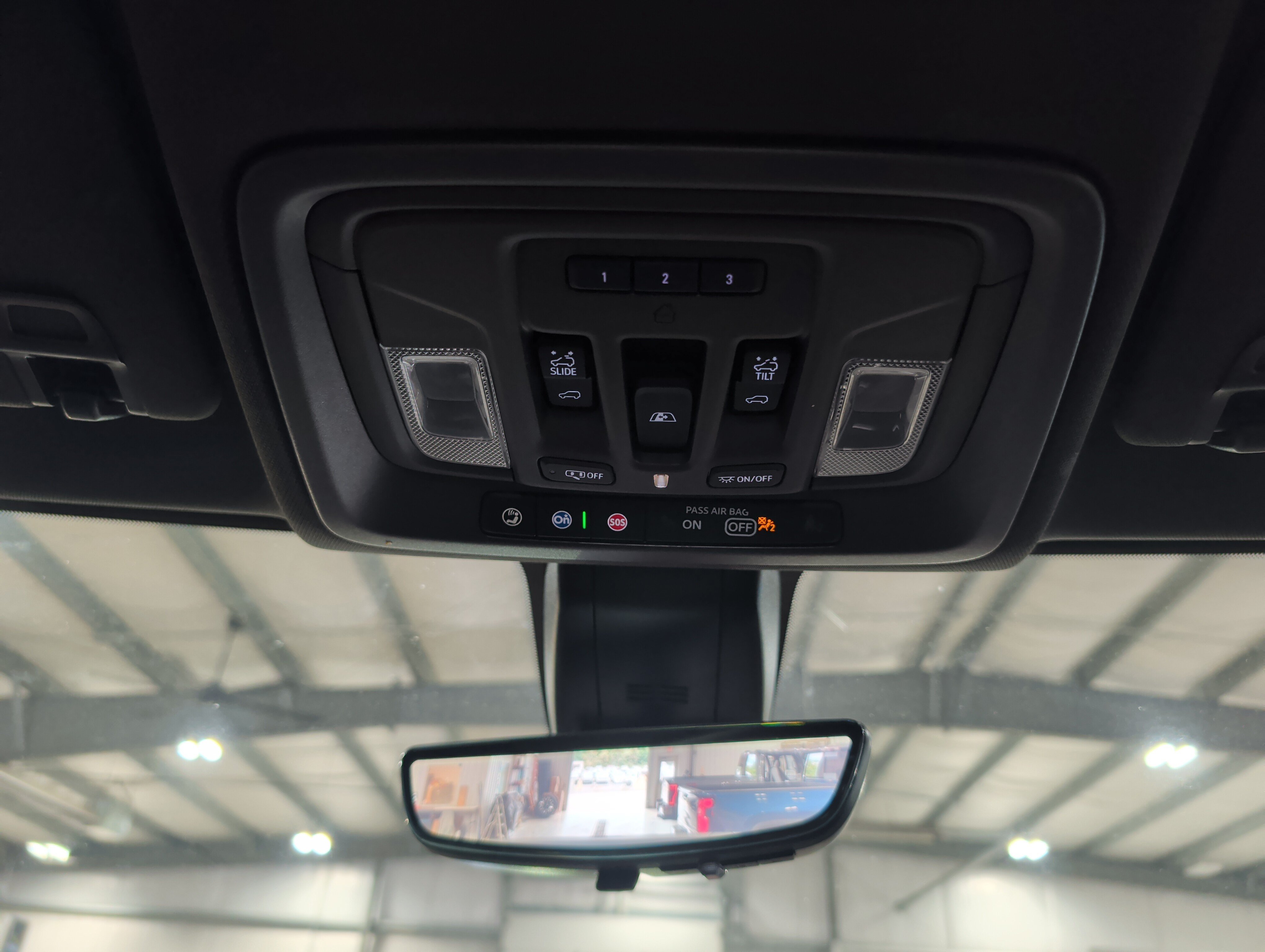 Used 2022 GMC Sierra 3500 Denali w/ Denali Ultimate Package AWD/4WD image 13
