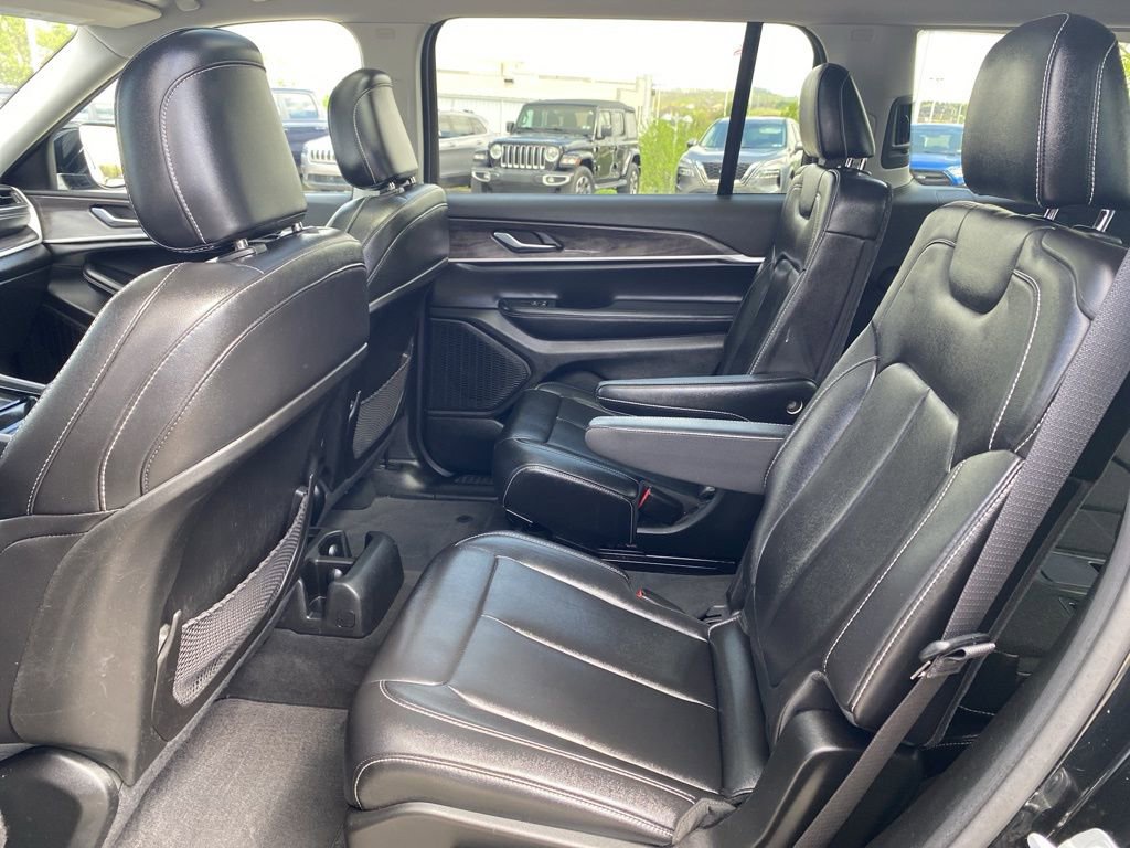 Used 2023 Jeep Grand Cherokee L Limited image 21