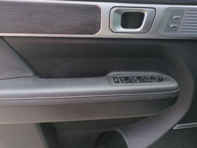 Used 2025 Hyundai Santa Fe Limited AWD/4WD image 11