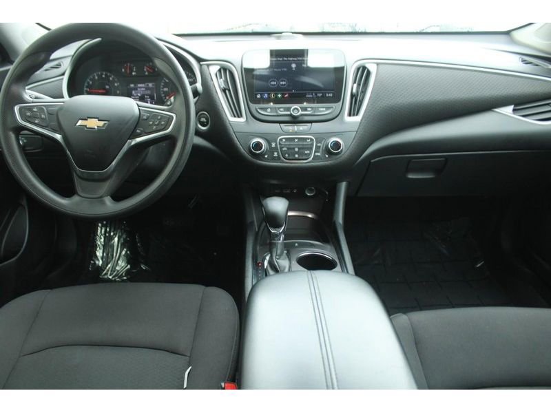 Used 2022 Chevrolet Malibu LT FWD image 14