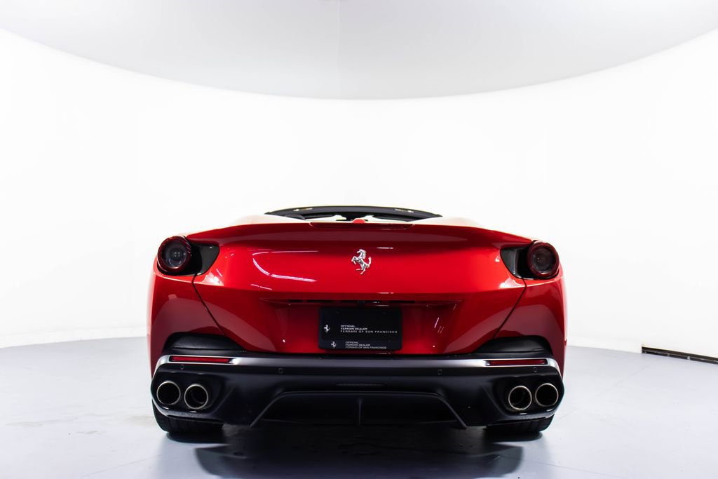 Used 2019 Ferrari Portofino RWD image 21