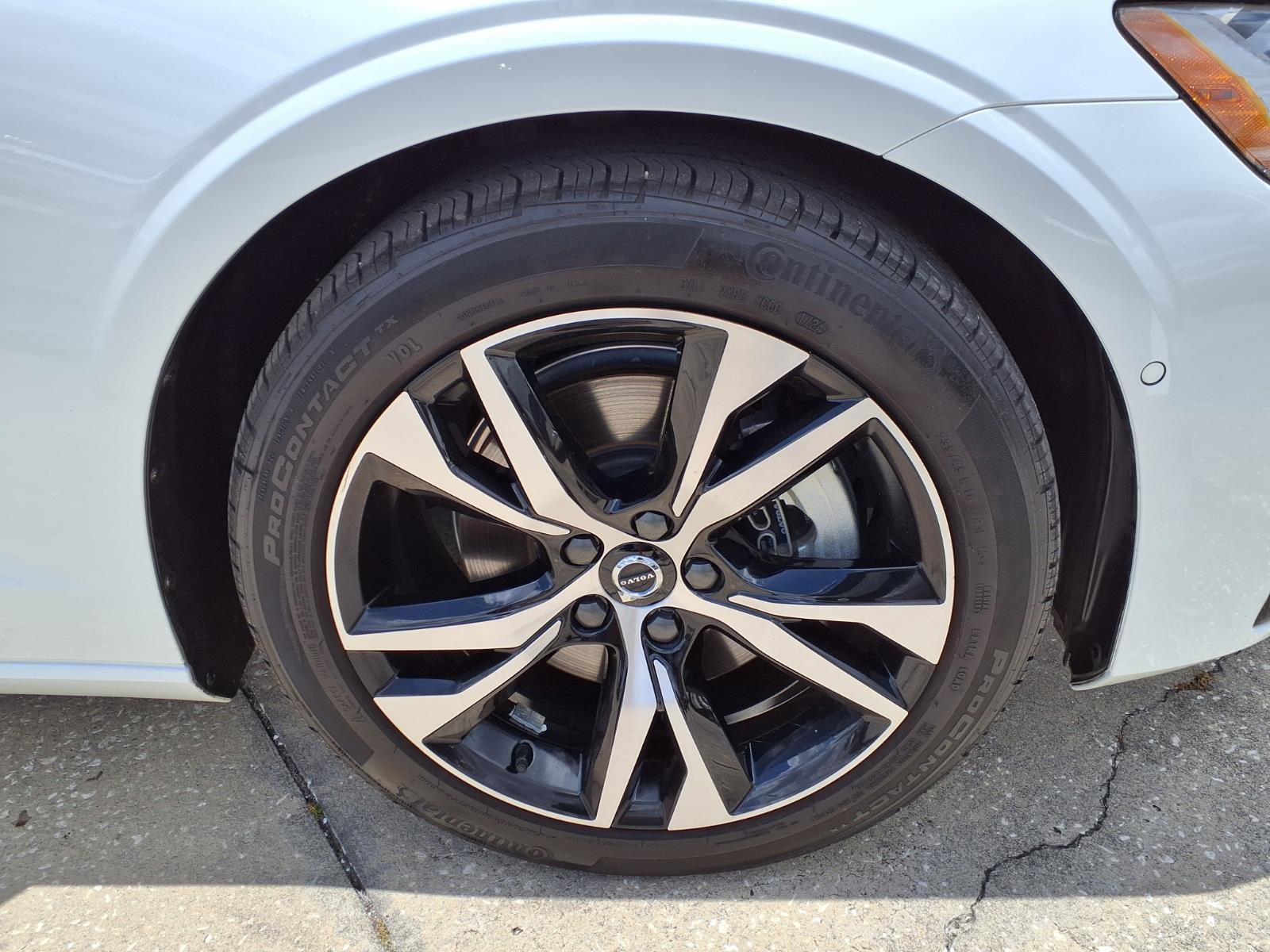 Certified 2025 Volvo S60 B5 Plus FWD image 9