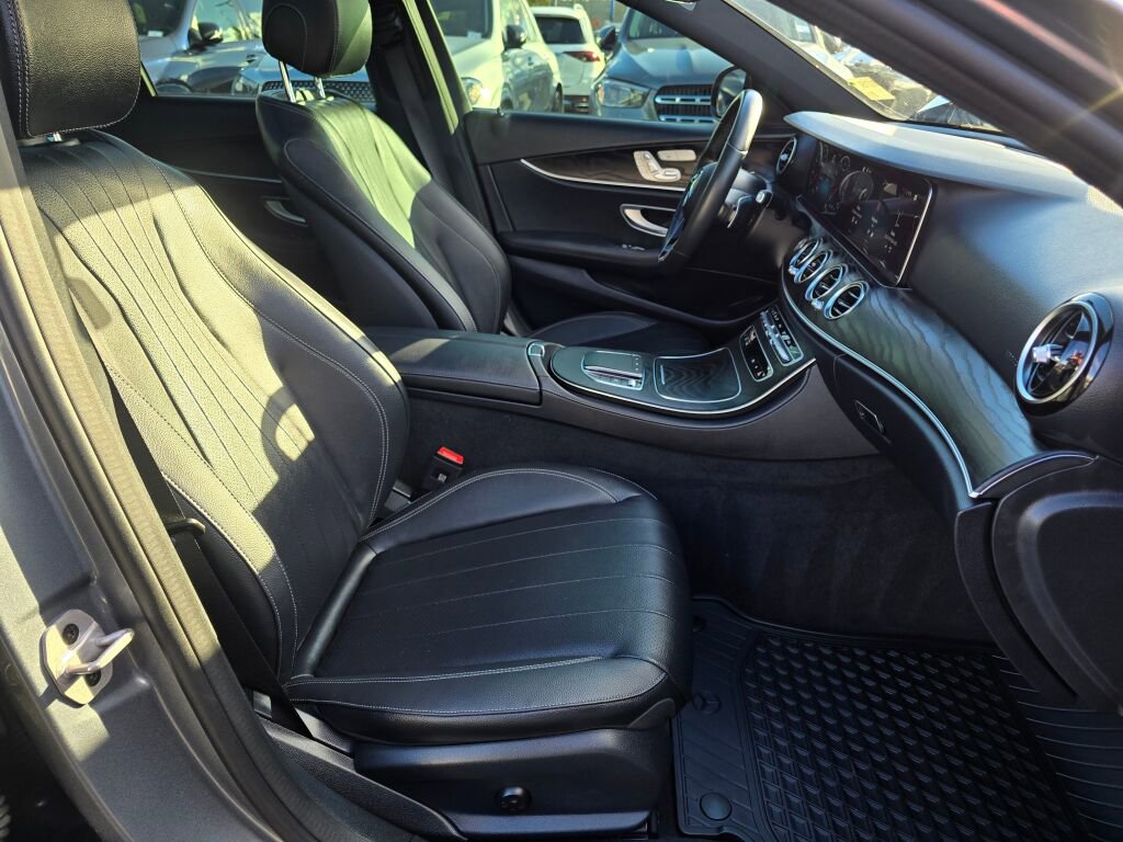 Used 2023 Mercedes-Benz E 450 4MATIC Sedan image 29