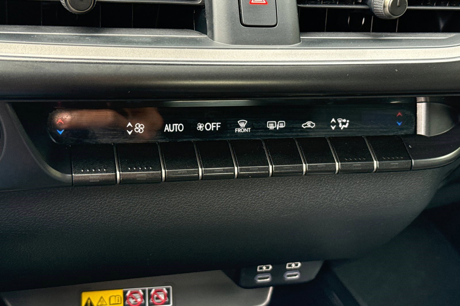 Certified 2025 Lexus UX 300h FWD w/ Accessory Package (Z2) image 18