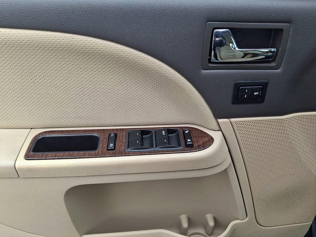 Used 2008 Ford Taurus Limited FWD image 13