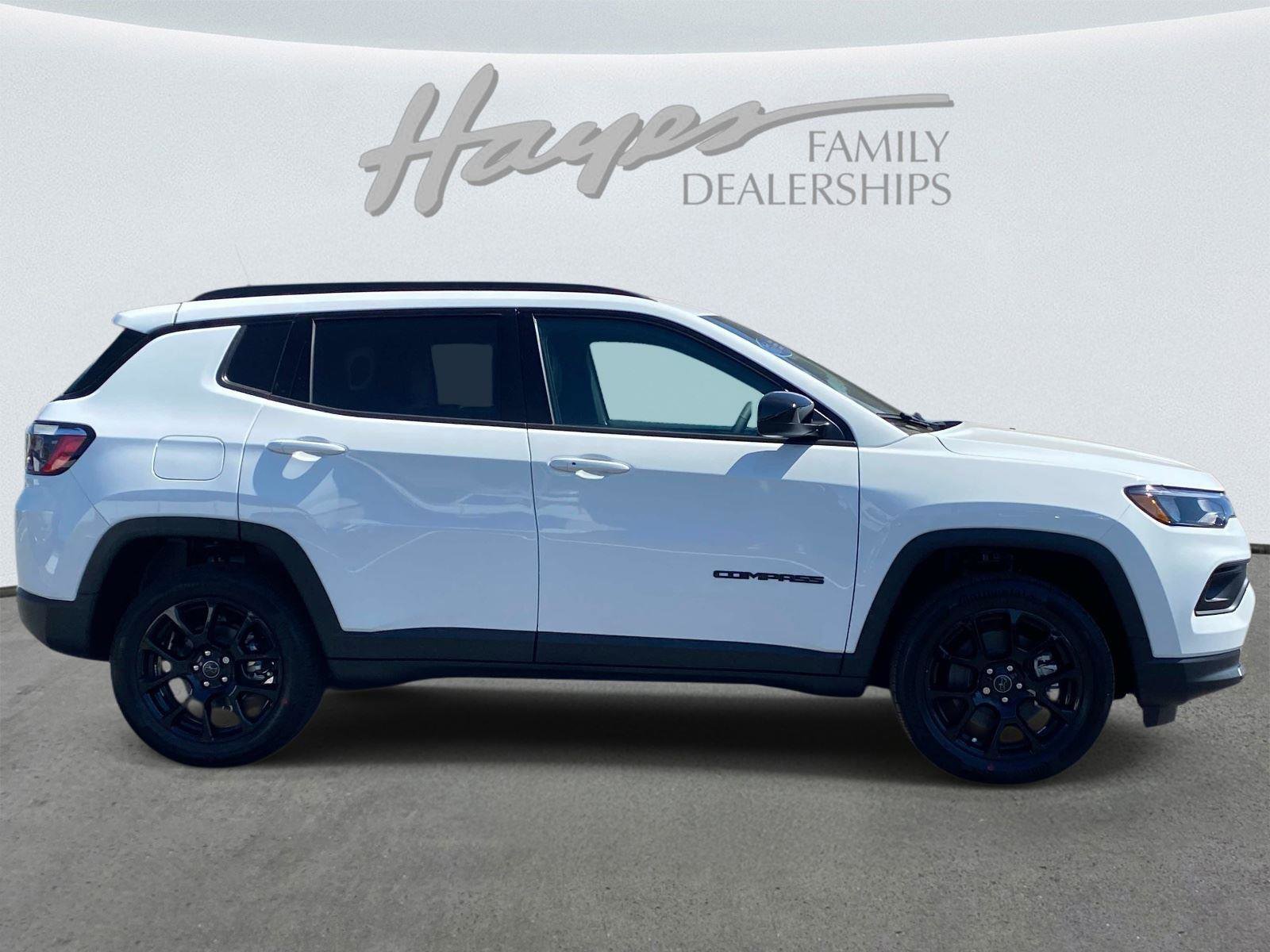 New 2026 Jeep Compass Latitude image 3